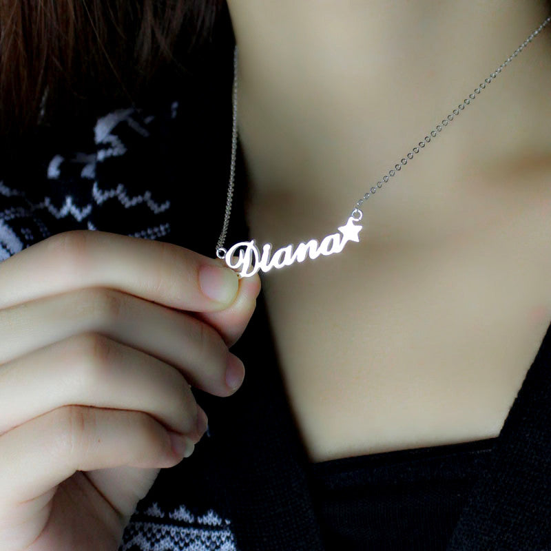 Sex and The City Name Necklace With Star - Glamour