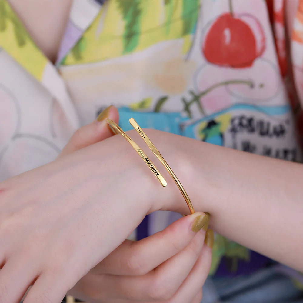 Engraved Adjustable Name Bracelet - Glamour