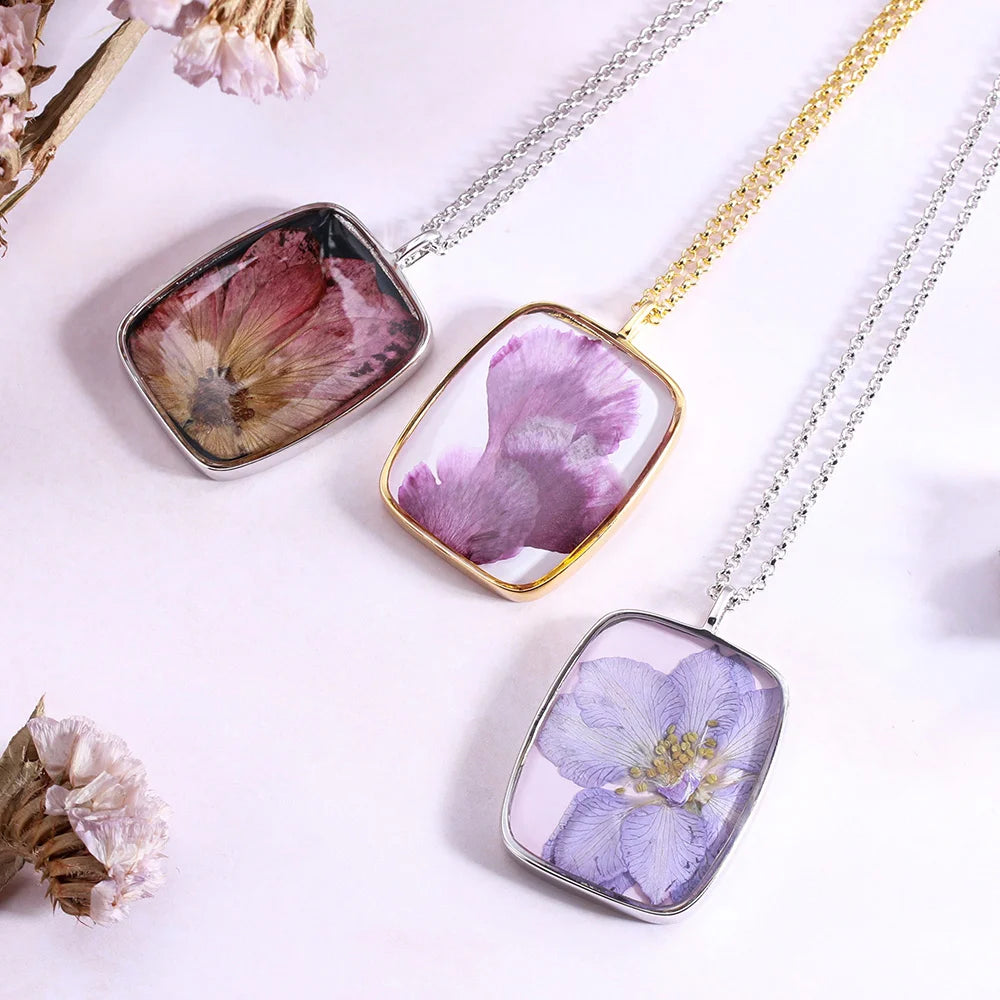 Personalized Birth Flower Necklace in Silver for Her - Glamour