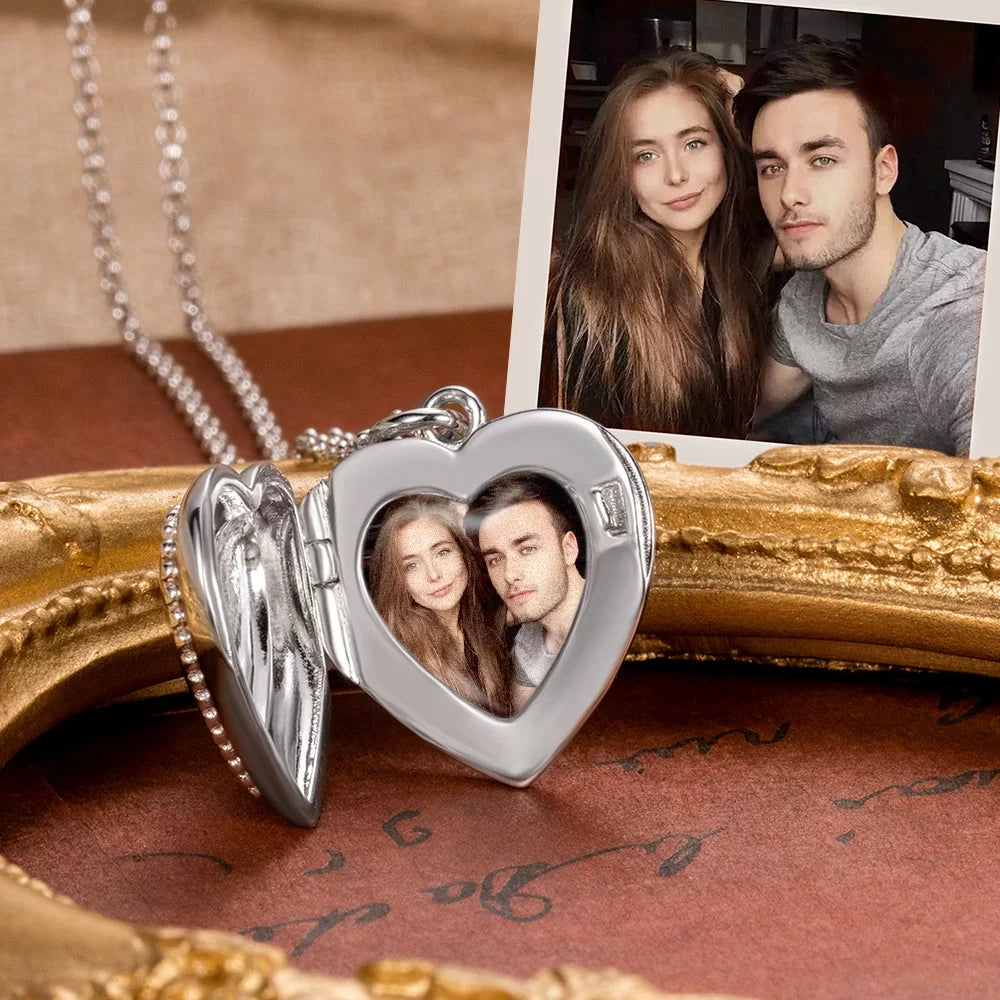 Personalized Heart Photo Necklace with Engraving - Glamour