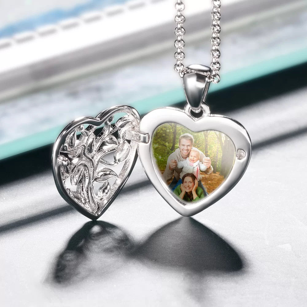 Personalized Hollow Heart Photo Necklace - Glamour