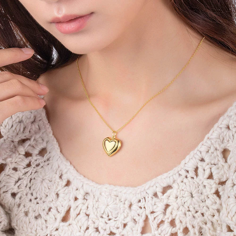 Personalized Heart Photo Necklace with Engraving - Glamour