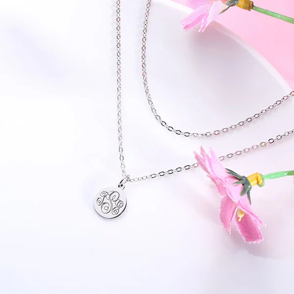 Personalized Gothic Letters Engraved Disc Choker Necklace in Gold - Glamour