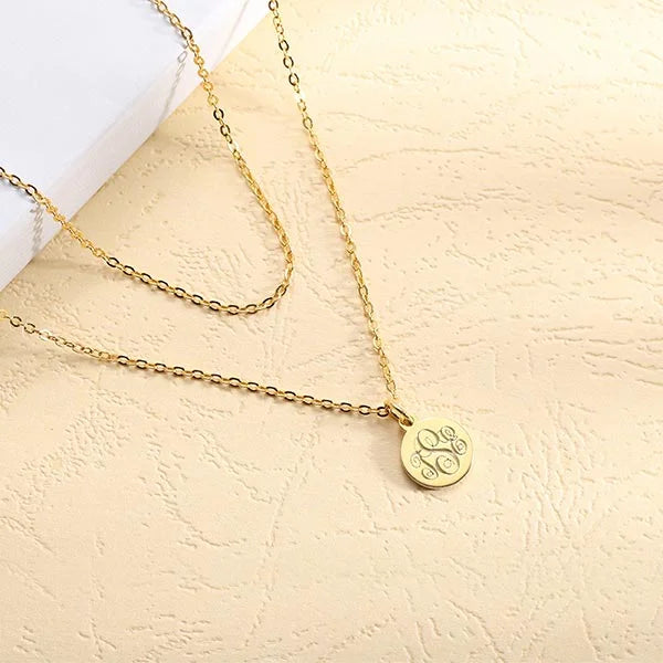 Personalized Gothic Letters Engraved Disc Choker Necklace in Gold - Glamour